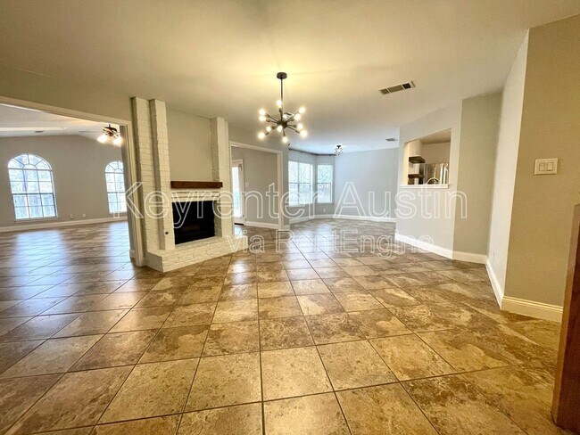 Foto del edificio - 410 Cluck Creek Trail