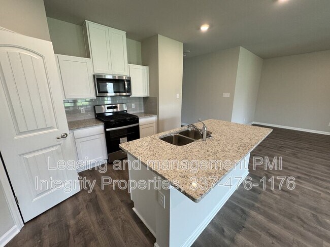 Building Photo - 121 Romain Picard Dr