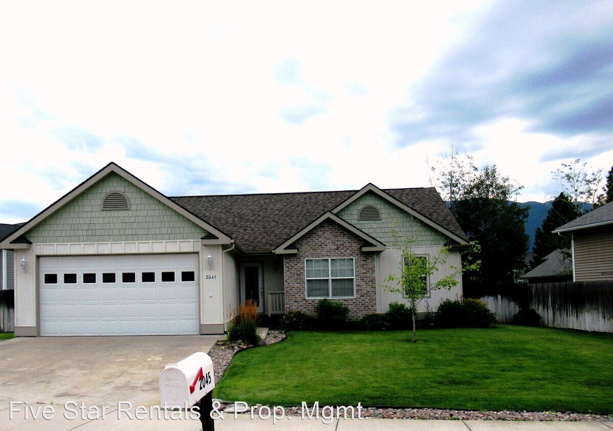 3 br, 2 bath House 2045 Rapids Ave. House Rental in Columbia Falls