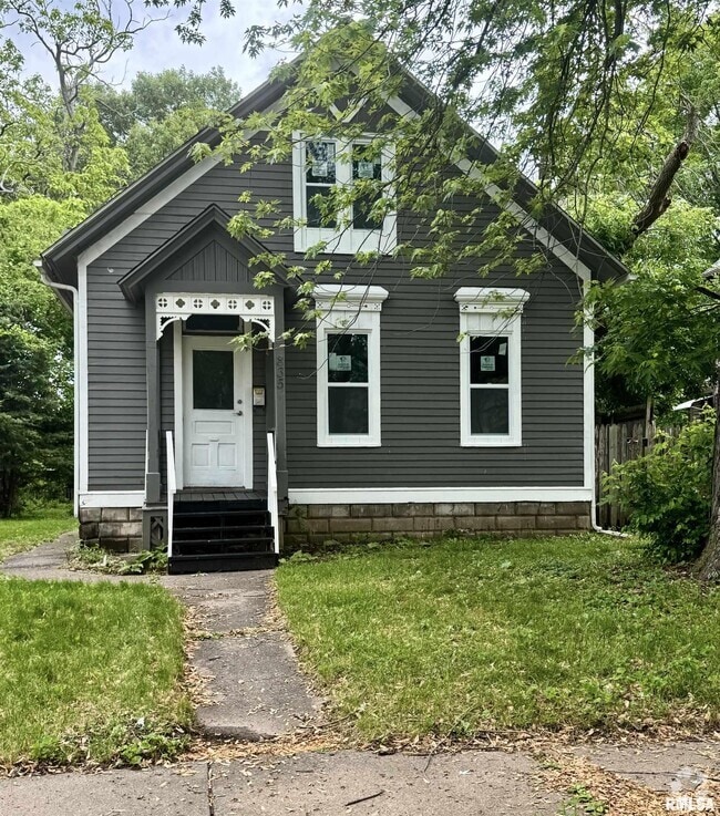 Building Photo - 835 19th St