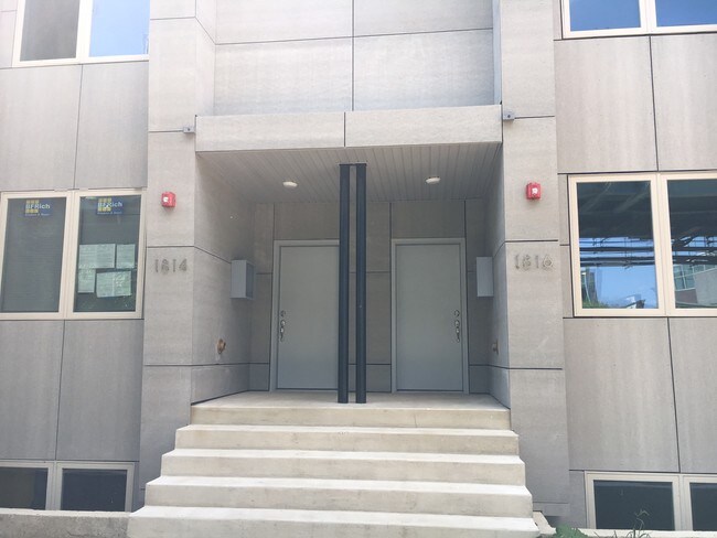 Building Photo - 1814 N Front St