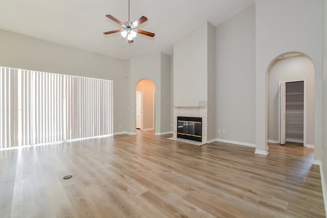 Foto del edificio - 14834 Oldham Dr