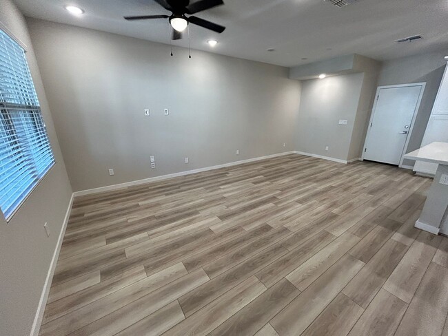 Building Photo - 3 Bed / 2.5 Bath Gilbert Townhome GATED Co...