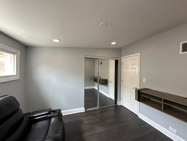 Foto del edificio - 5212 Harmswood Terrace