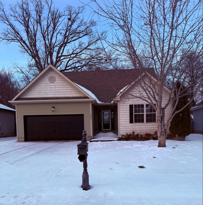 Foto del edificio - 642 Fox Hound Dr