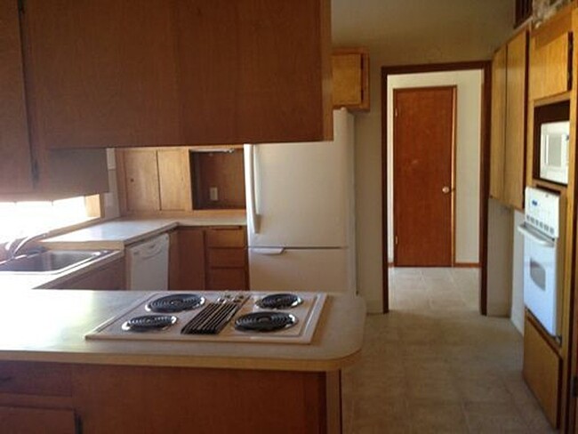 Foto del edificio - Nice 3 BR, 2 BA ranch home with hardwood f...