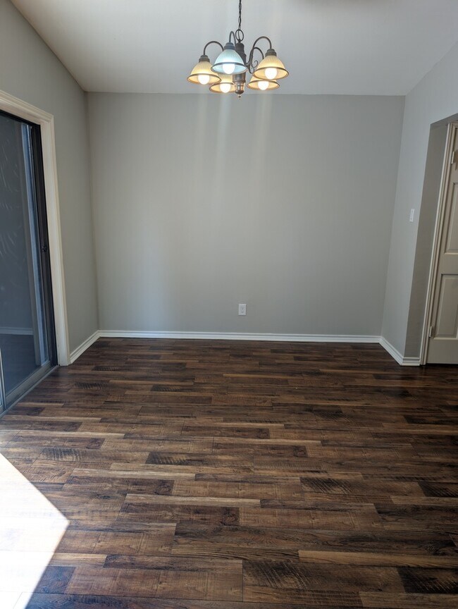 Foto del edificio - Spacious 3BR 3BA • Attached Garage • Two Patios • Two Primary Suites in Spring