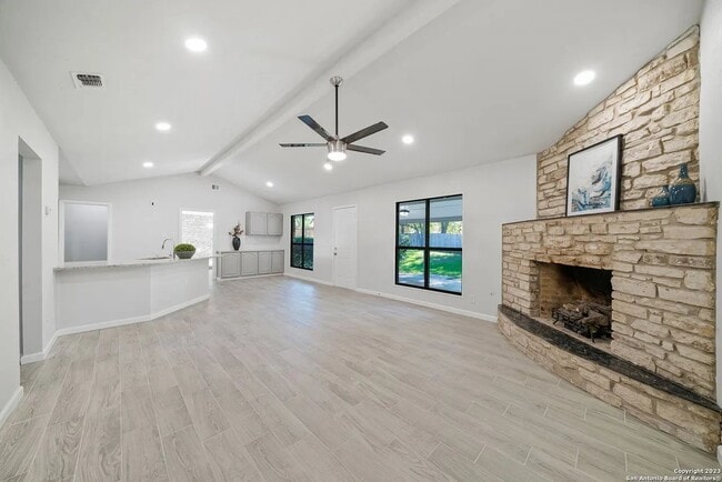 Building Photo - 6302 Handsome Lake Dr