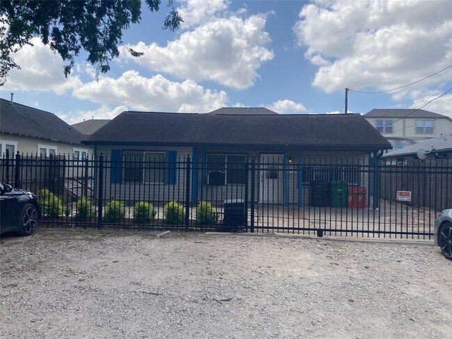 Foto del edificio - 1339 Idylwild St
