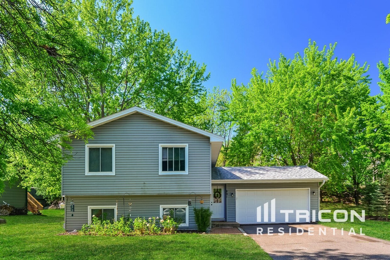 Primary Photo - 891 Nez Perce Ct