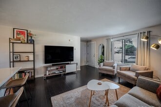 Building Photo - 4609 NE 129th Ave