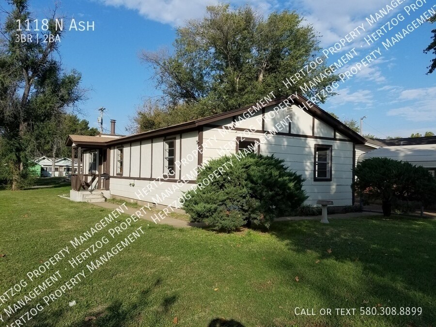 Primary Photo - Charming 3 Bedroom, 2 Bathroom Home for Re...