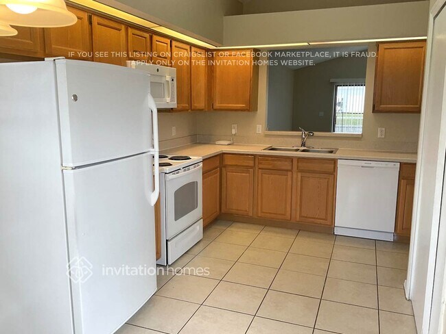 Foto del edificio - 611 Moss Park Ct