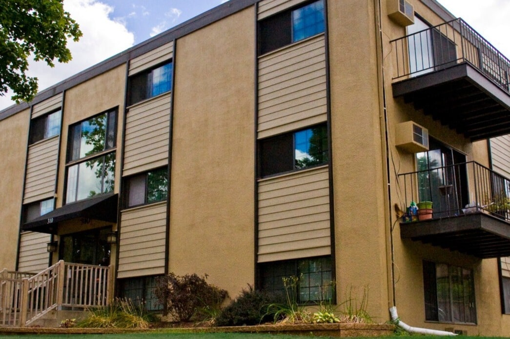 Primary Photo - 310 8th St SE