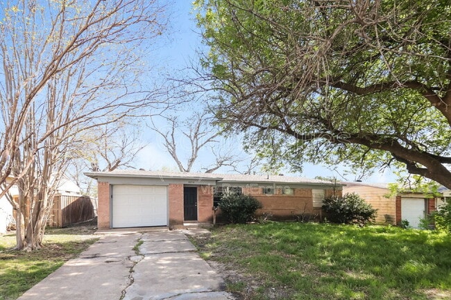 Foto del edificio - 4850 Bedford Dr