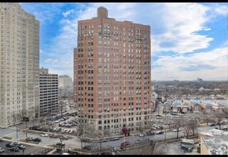 Building Photo - 4940 S East End Ave
