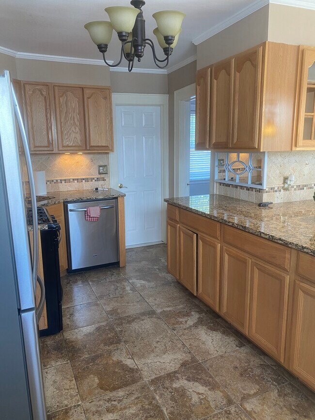kitchen - 572-2 New Jersey Ave