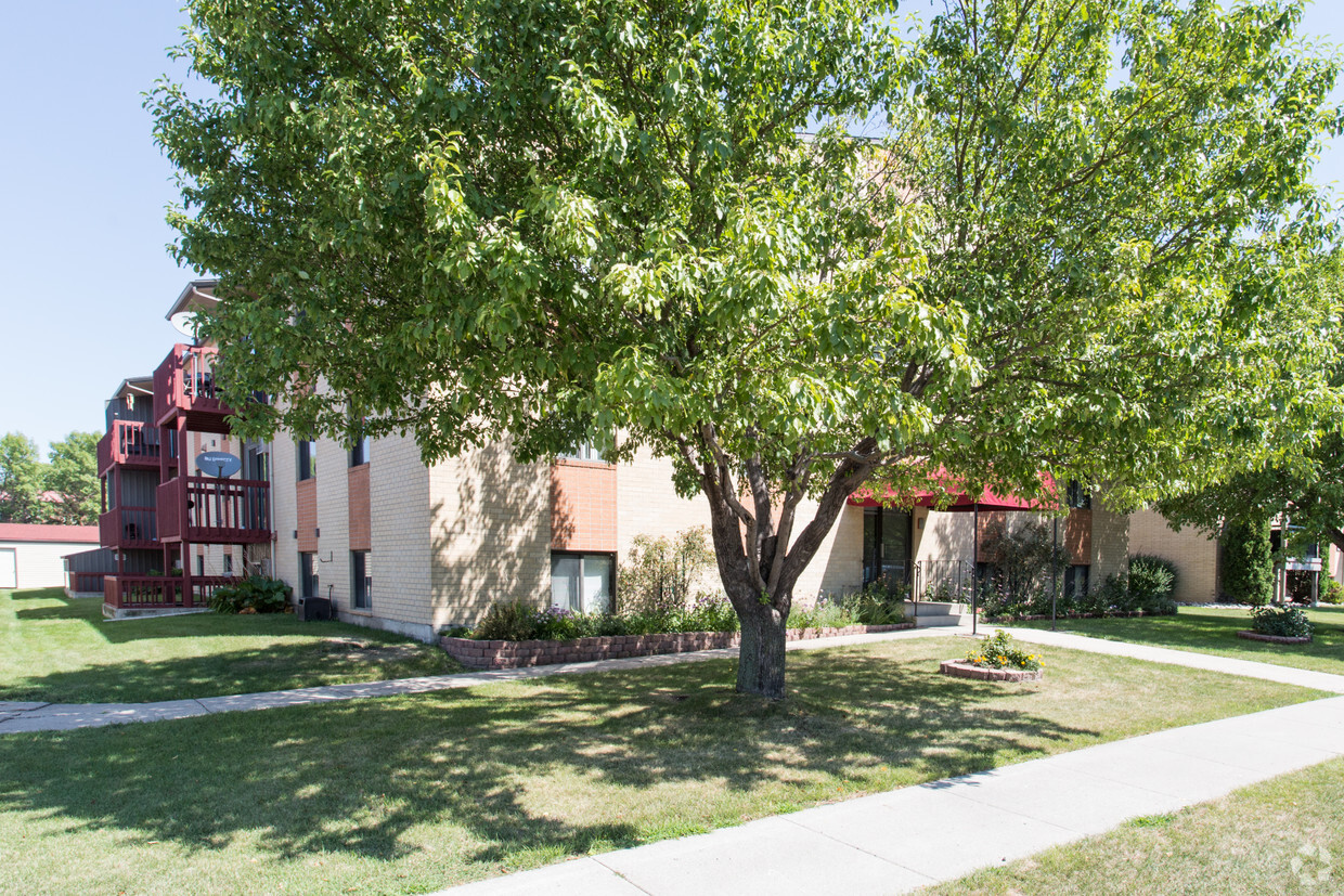 Building Photo - Skaff Apartments: Building 1208 28th Ave S