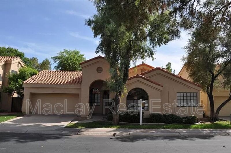 Primary Photo - 65 W Greentree Dr