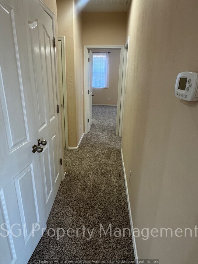 Foto del edificio - 8105 W Groom Creek Rd