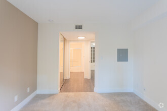 Park Regency Apartments photo'