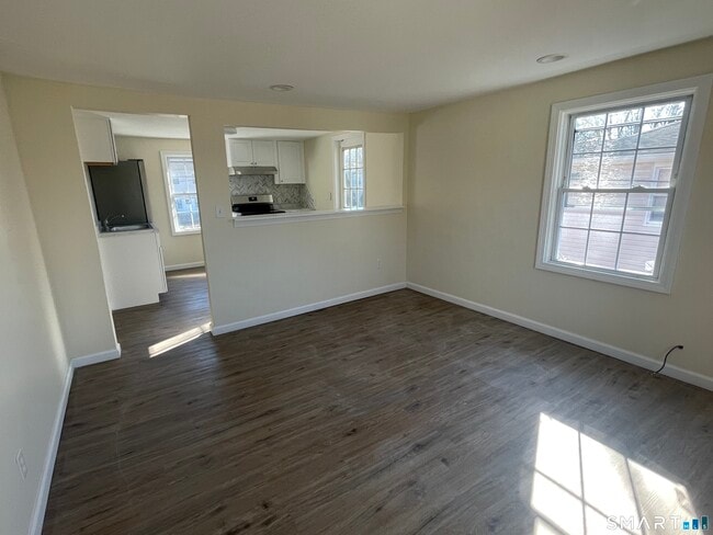 Foto del edificio - 266 Hebron Ave