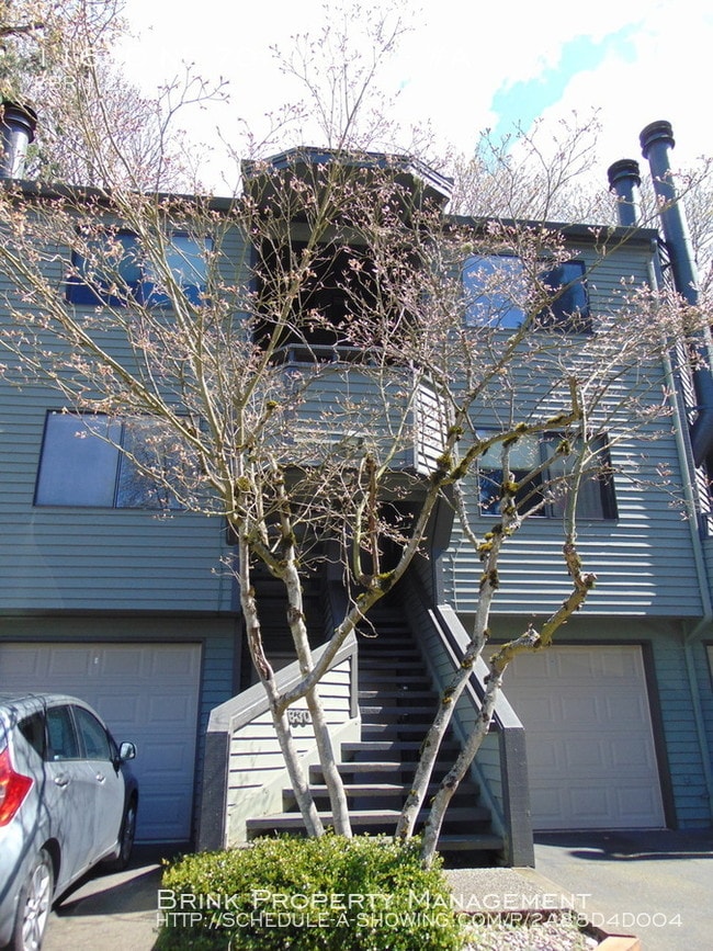 Building Photo - 11630 NE 70th Pl