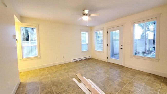 Building Photo - 46739 Hudson Rd
