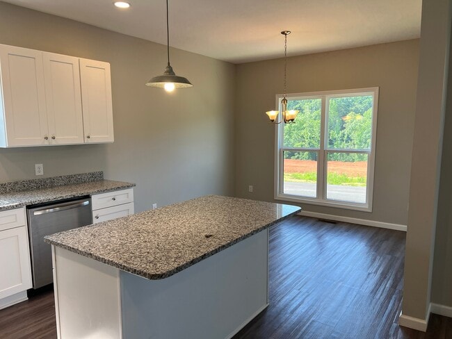 Building Photo - 237 Cherokee Dr
