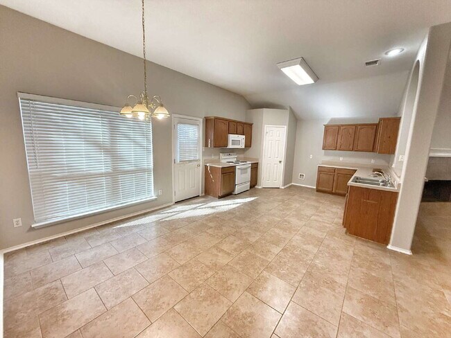 Foto del edificio - Freshly Painted 4-Bedroom Home in North Park Meadow