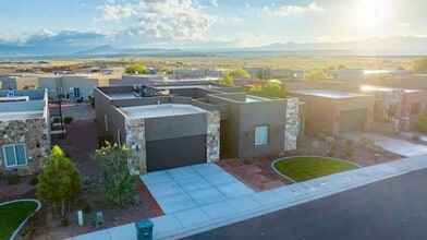 Building Photo - 3271 S Retreat Dr