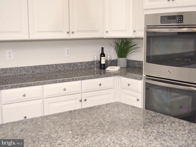 Foto del edificio - 13605 Rockingham Ln