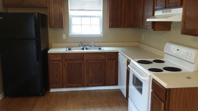 Building Photo - 101 Autumn Leaf