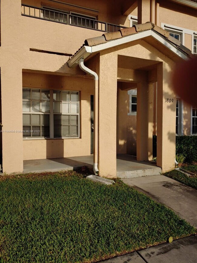 Building Photo - 1809 Belmont Ln