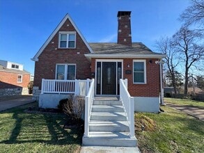 Building Photo - 9012 Eden Ave