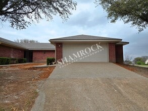 Building Photo - 10101 Cordoba Ct