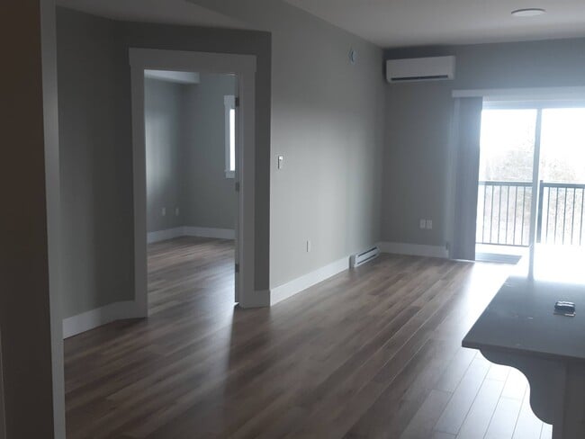 Building Photo - 85 Fieldstone Ct