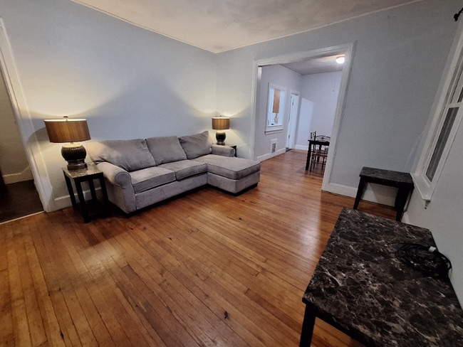 Building Photo - 10 Euclid Ave