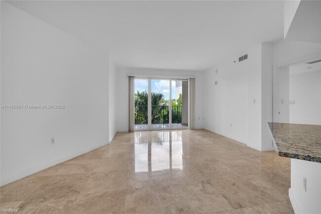 Building Photo - 2 br, 2 bath Condo - 19900 E Country Club ...