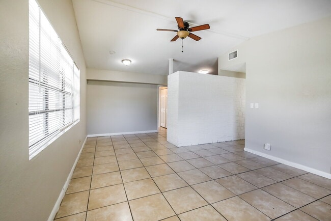 Foto del edificio - 1609 NW 16th St