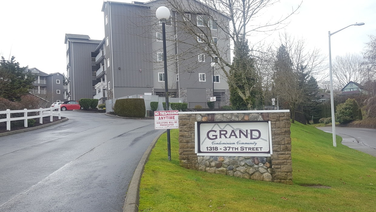 1318 37th St, Everett, WA 98201 Condo for Rent in Everett, WA