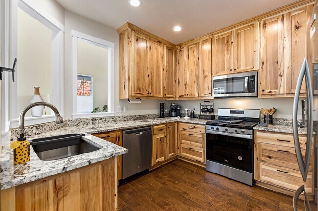 Foto del edificio - 1019 SW J St