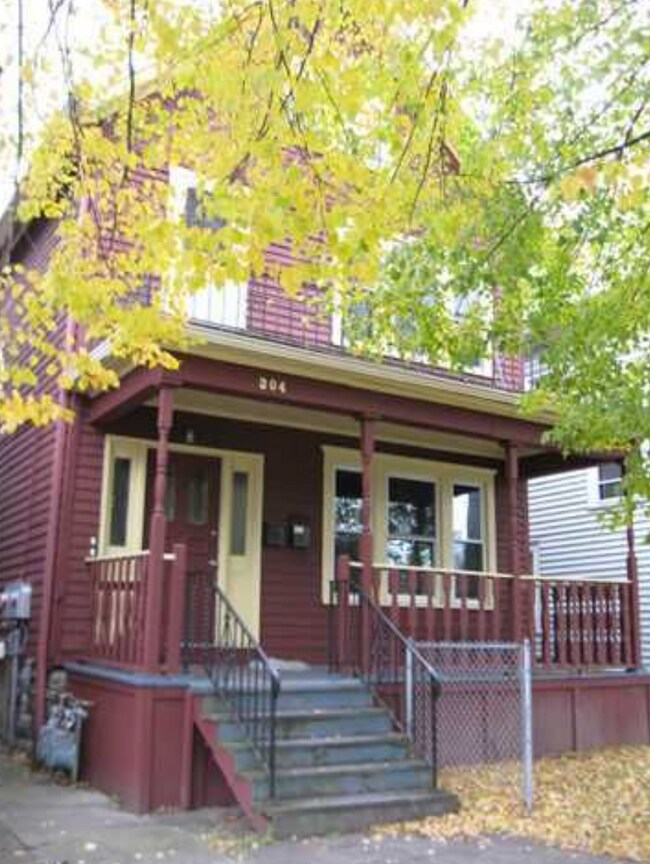 Building Photo - 304 Virginia St