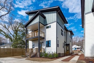 Building Photo - 1316 E Lenoir St