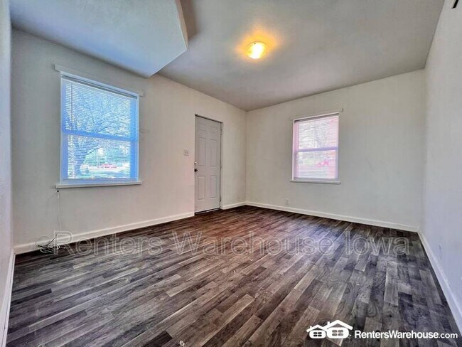 Building Photo - 630 Hillside Ave