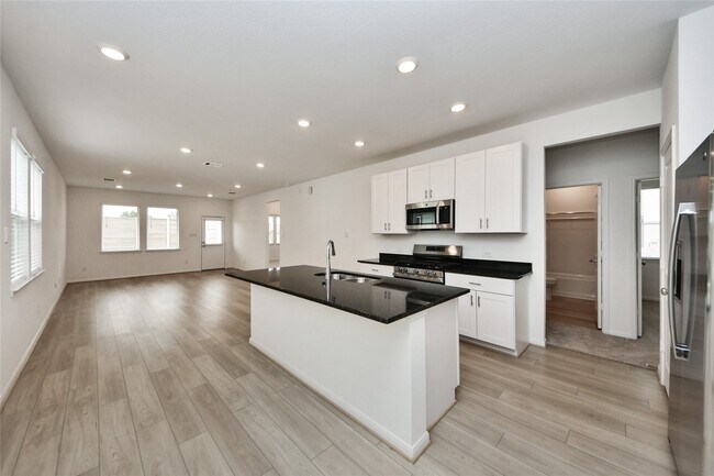 Foto del edificio - 18010 Whitetail Run Ln