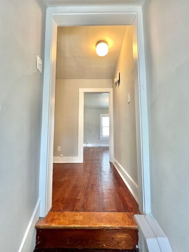 Foto del edificio - 1155 Kinsmoor Ave