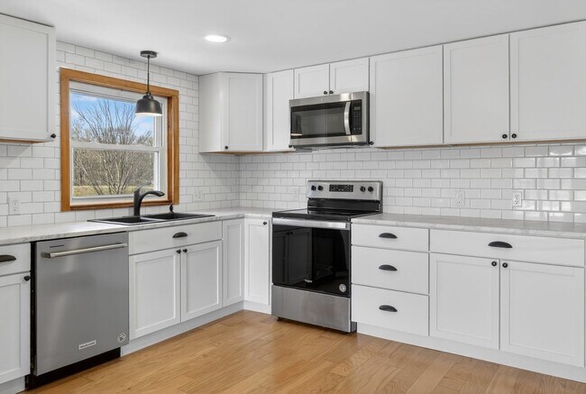 Foto del edificio - 999 Salmon Creek Rd