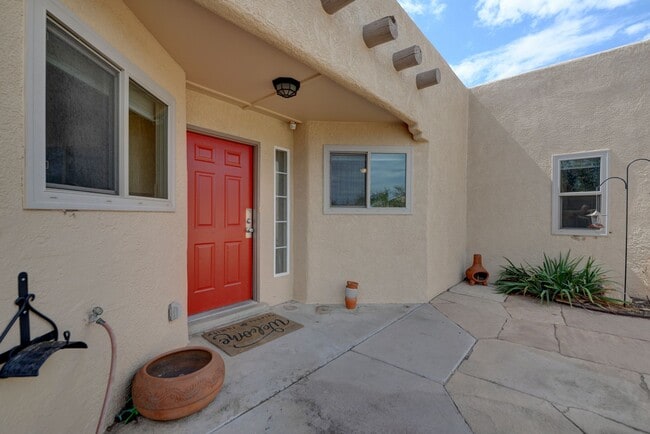 Building Photo - Amazing 4 Bedroom with Views SE Rio Rancho!