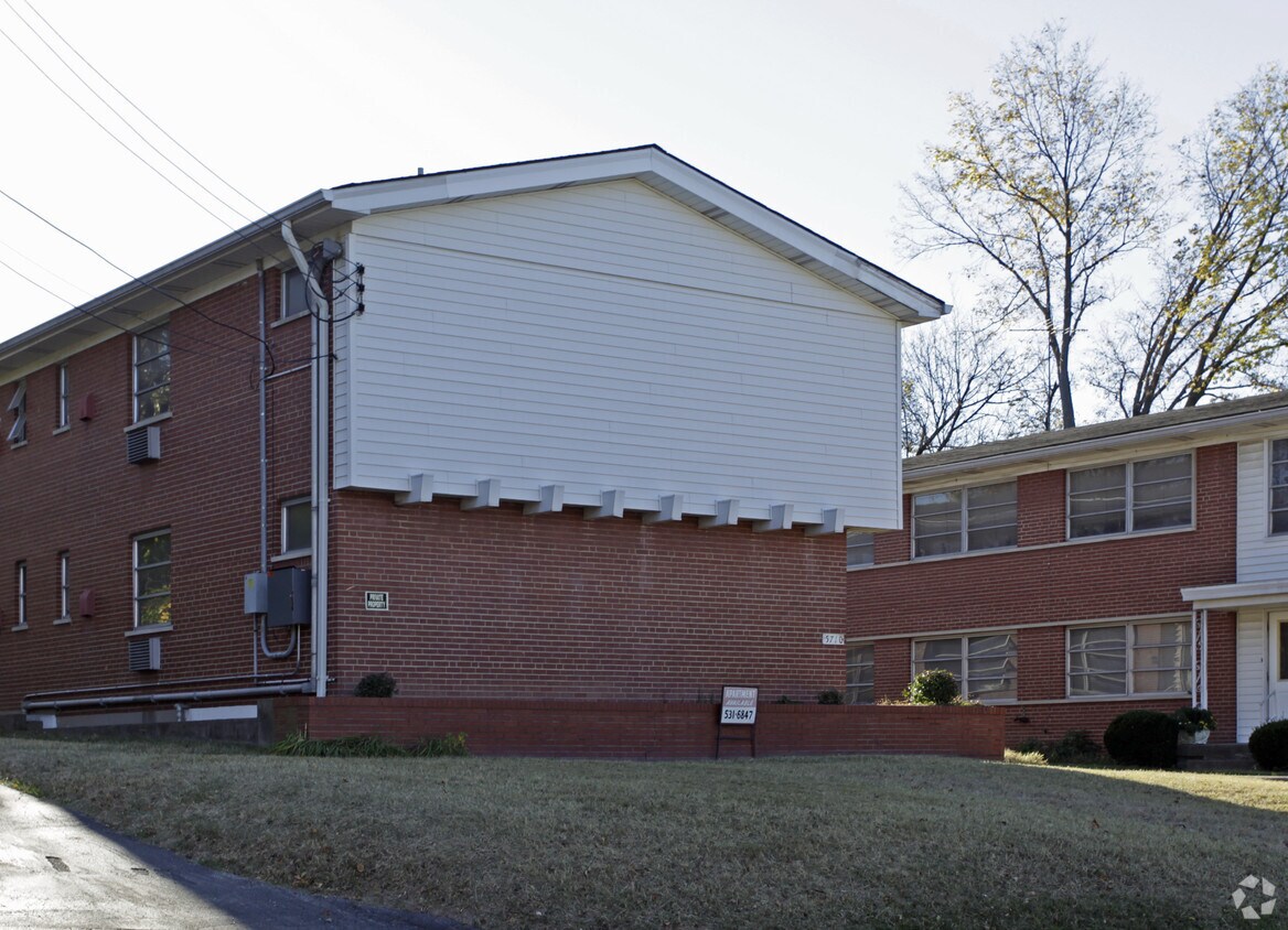 Foto del edificio - 5706-5710 Montgomery Rd